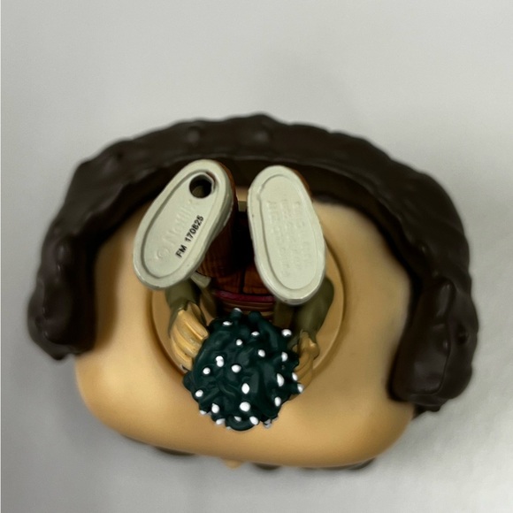 Funko POP! Television - Stranger Things - Joyce with Lights #436 Vinyl Figure - Picture 4 of 7